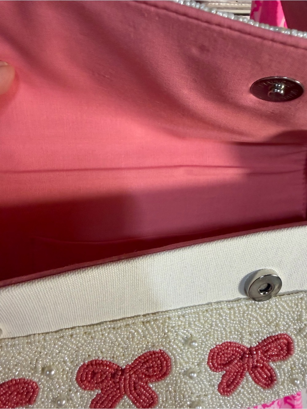 Beaded 🎀Bow🎀 PURSE in Pink and Cream striped handle - Picture 4 of 5